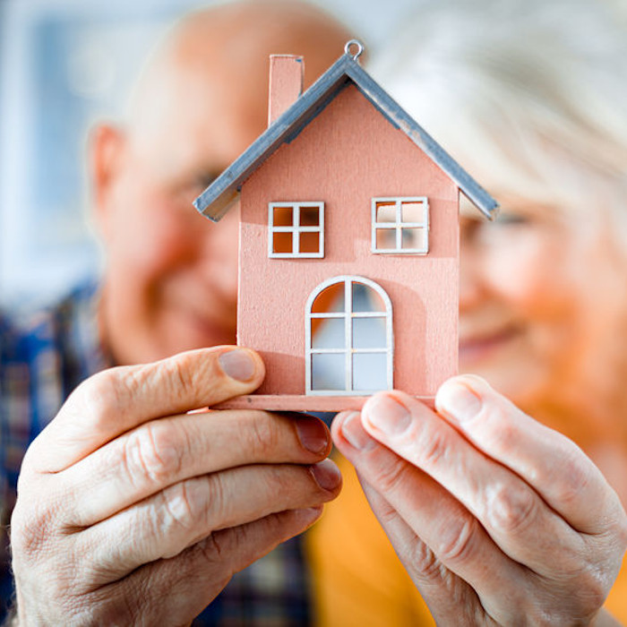 Hulp aan ouderen om langer thuis te blijven wonen